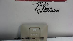 Używane Przelacznik hamulca postojowego Volvo XC70 Cena na żądanie oferowane przez Gebr.Klein Gunnewiek Ho.BV