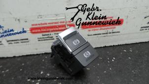 Używane Przelacznik hamulca postojowego Audi A7 Cena € 25,00 Procedura marży oferowane przez Gebr.Klein Gunnewiek Ho.BV