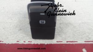 Usados Interruptor de freno de mano Volkswagen Golf Precio de solicitud ofrecido por Gebr.Klein Gunnewiek Ho.BV
