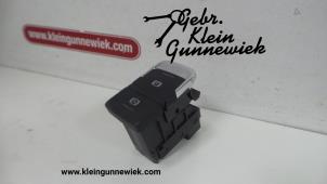 Used Parking brake switch Seat Ateca Price € 22,50 Margin scheme offered by Gebr.Klein Gunnewiek Ho.BV