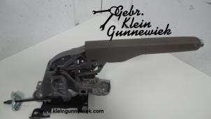 Używane Dzwignia hamulca postojowego Volkswagen Golf Cena na żądanie oferowane przez Gebr.Klein Gunnewiek Ho.BV