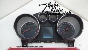 Usagé Instrument de bord Opel Insignia Prix sur demande proposé par Gebr.Klein Gunnewiek Ho.BV