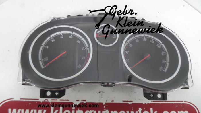 Instrument panel from a Opel Corsa 2012