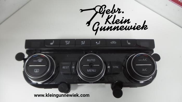 Heater control panel from a Volkswagen Touran 2016