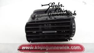Usagé Grille aération tableau de bord Volkswagen Jetta Prix € 15,00 Règlement à la marge proposé par Gebr.Klein Gunnewiek Ho.BV