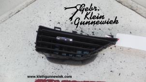 Usagé Grille aération tableau de bord Ford Mondeo Prix sur demande proposé par Gebr.Klein Gunnewiek Ho.BV
