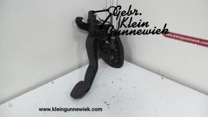 Used Clutch pedal Ford B-Max Price on request offered by Gebr.Klein Gunnewiek Ho.BV