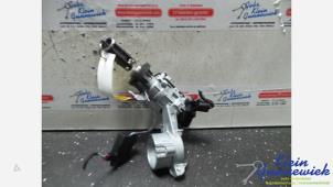 Usados Cerradura de contacto y llave Opel Zafira Precio € 35,00 Norma de margen ofrecido por Klein Gunnewiek Autodemontage & Motorentechniek