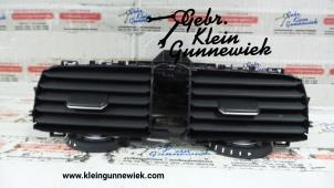 Używane Kratka wentylacyjna deski rozdzielczej Volkswagen Scirocco Cena na żądanie oferowane przez Gebr.Klein Gunnewiek Ho.BV