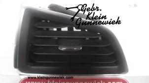 Używane Kratka wentylacyjna deski rozdzielczej Ford Galaxy Cena na żądanie oferowane przez Gebr.Klein Gunnewiek Ho.BV