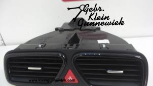 Usados Rejilla de aire de salpicadero Volkswagen Eos Precio de solicitud ofrecido por Gebr.Klein Gunnewiek Ho.BV