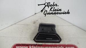 Usados Rejilla de aire de salpicadero Volkswagen Tiguan Precio de solicitud ofrecido por Gebr.Klein Gunnewiek Ho.BV