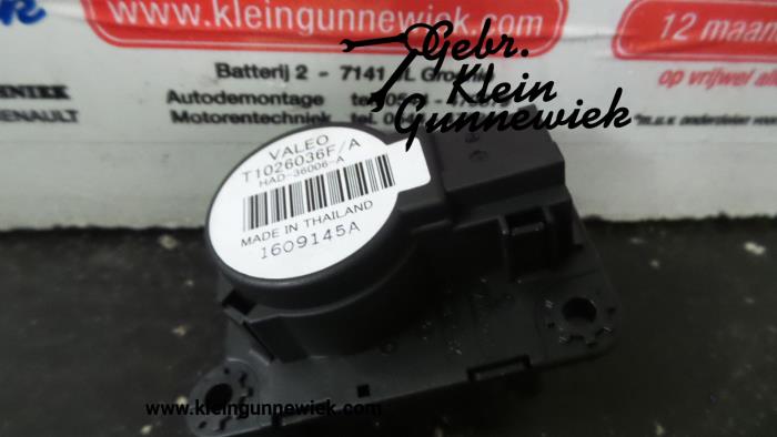 Heater valve motor from a Renault Megane 2015