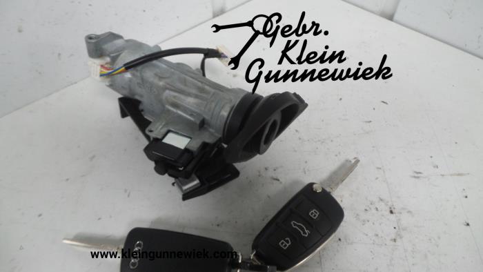 Zündschloss+Schlüssel van een Audi Q3 2012