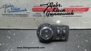 Gebrauchte Licht Schalter Opel Insignia Preis auf Anfrage angeboten von Gebr.Klein Gunnewiek Ho.BV