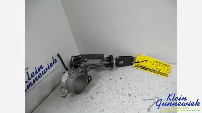 Używane Stacyjka + Kluczyk Opel Corsa Cena € 35,00 Procedura marży oferowane przez Klein Gunnewiek Autodemontage & Motorentechniek