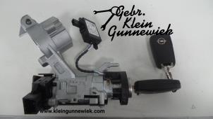Used Ignition lock + key Opel Corsa Price € 45,00 Margin scheme offered by Gebr.Klein Gunnewiek Ho.BV