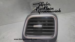 Usados Rejilla de aire de salpicadero Volkswagen Eos Precio de solicitud ofrecido por Gebr.Klein Gunnewiek Ho.BV