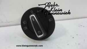 Usagé Commutateur lumière Volkswagen T-Roc Prix € 25,00 Règlement à la marge proposé par Gebr.Klein Gunnewiek Ho.BV