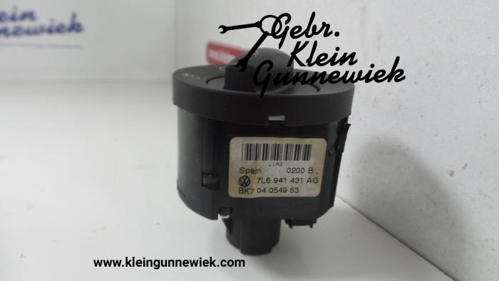 Light switch from a Volkswagen Touareg 2010