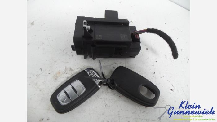 Używane Stacyjka + Kluczyk Audi A4 Cena € 35,00 Procedura marży oferowane przez Klein Gunnewiek Autodemontage & Motorentechniek