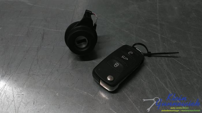 Używane Stacyjka + Kluczyk Skoda Yeti Cena na żądanie oferowane przez Klein Gunnewiek Autodemontage & Motorentechniek
