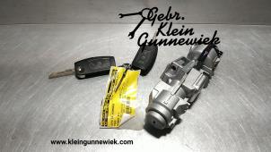 Used Ignition lock + key Ford Mondeo Price € 50,00 Margin scheme offered by Gebr.Klein Gunnewiek Ho.BV
