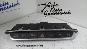 Gebrauchte Panikbeleuchtung Schalter Audi TT Preis auf Anfrage angeboten von Gebr.Klein Gunnewiek Ho.BV
