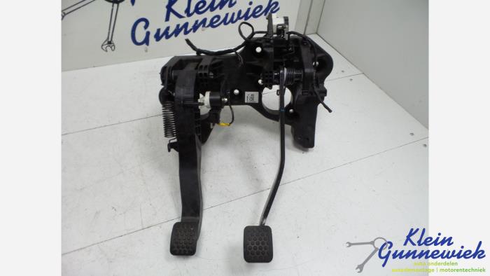 Gebrauchte Pedale Set Opel Karl Preis € 76,00 Margenregelung angeboten von Klein Gunnewiek Autodemontage & Motorentechniek