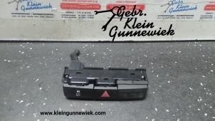 Gebrauchte Panikbeleuchtung Schalter Opel Mokka Preis auf Anfrage angeboten von Gebr.Klein Gunnewiek Ho.BV