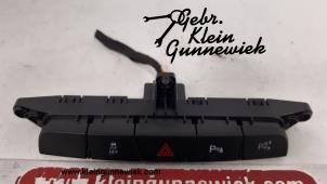 Gebrauchte Panikbeleuchtung Schalter Opel Insignia Preis auf Anfrage angeboten von Gebr.Klein Gunnewiek Ho.BV