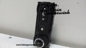 Used Radio control panel Renault Clio Price € 20,00 Margin scheme offered by Gebr.Klein Gunnewiek Ho.BV