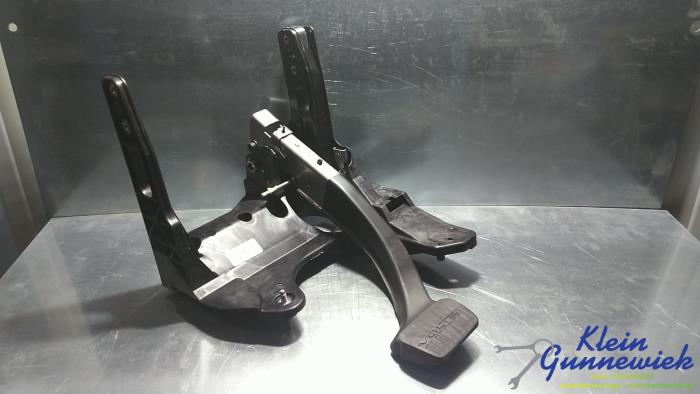 Używane Pedal hamulca Opel Ampera Cena € 25,00 Procedura marży oferowane przez Klein Gunnewiek Autodemontage & Motorentechniek