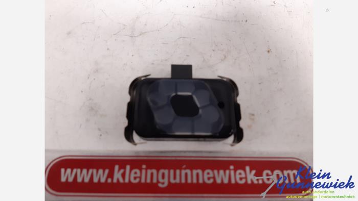 Begagnade Regnsensor Volvo XC90 Pris € 18,00 Marginaltabell erbjuds av Klein Gunnewiek Autodemontage & Motorentechniek