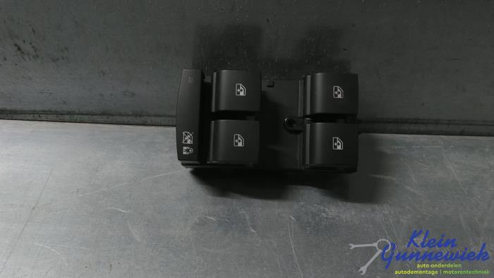 Usados Interruptor combinado de ventanillas Opel Ampera Precio € 25,00 Norma de margen ofrecido por Klein Gunnewiek Autodemontage & Motorentechniek