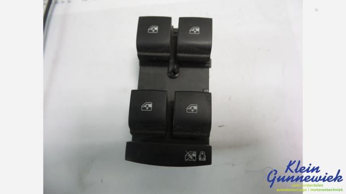 Usados Interruptor combinado de ventanillas Opel Ampera Precio € 25,00 Norma de margen ofrecido por Klein Gunnewiek Autodemontage & Motorentechniek