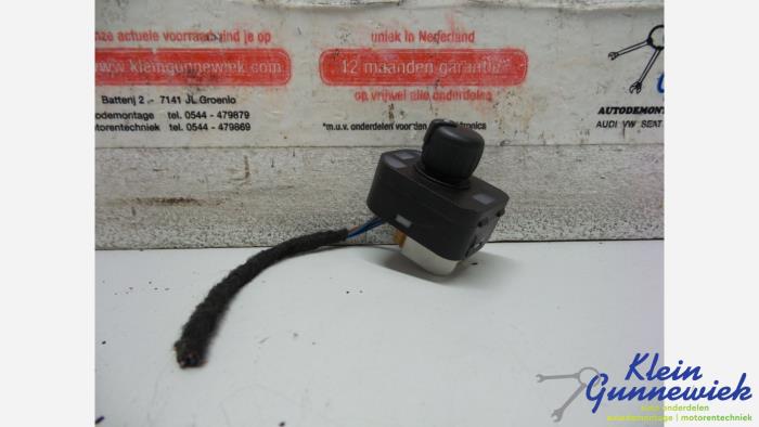 Używane Przelacznik lusterka Seat Exeo Cena € 19,00 Procedura marży oferowane przez Klein Gunnewiek Autodemontage & Motorentechniek