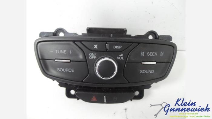 Używane Panel obslugi radia Ford Transit Cena € 113,00 Procedura marży oferowane przez Klein Gunnewiek Autodemontage & Motorentechniek