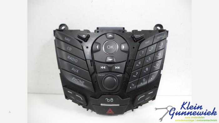 Używane Panel obslugi radia Ford Focus Cena € 20,00 Procedura marży oferowane przez Klein Gunnewiek Autodemontage & Motorentechniek