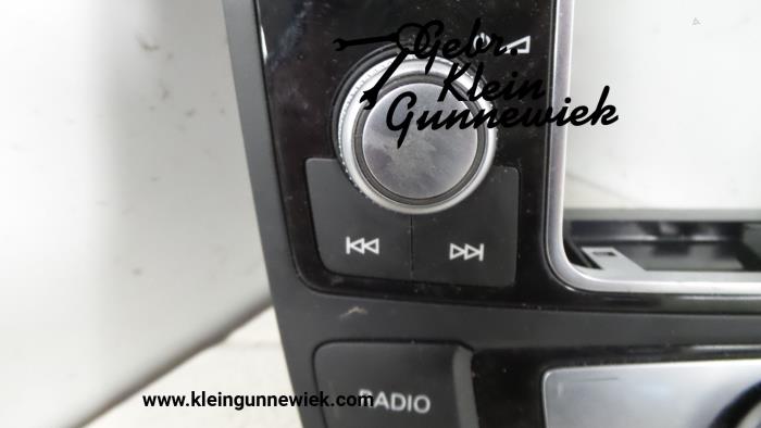 Panneau commande radio d'un Audi A6 2015