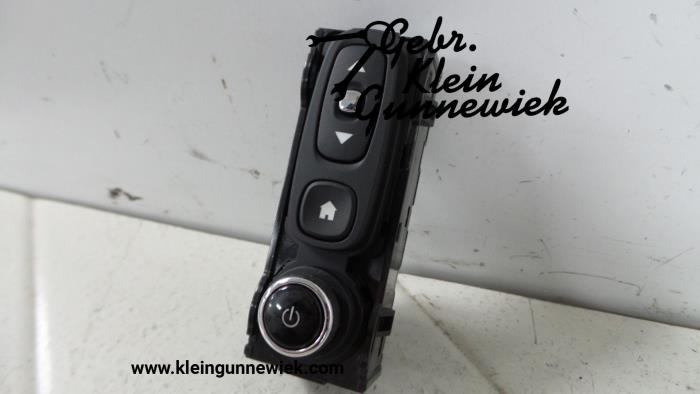 Radio control panel from a Renault Captur 2015