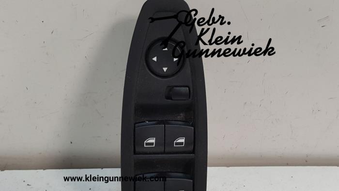 Multi-functional window switch from a BMW 3-Serie 2013