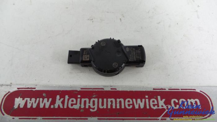 Begagnade Regnsensor BMW 3-Serie Pris € 50,00 Marginaltabell erbjuds av Klein Gunnewiek Autodemontage & Motorentechniek