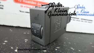 Usados Interruptor de calefactor de asiento Ford Focus Precio de solicitud ofrecido por Gebr.Klein Gunnewiek Ho.BV