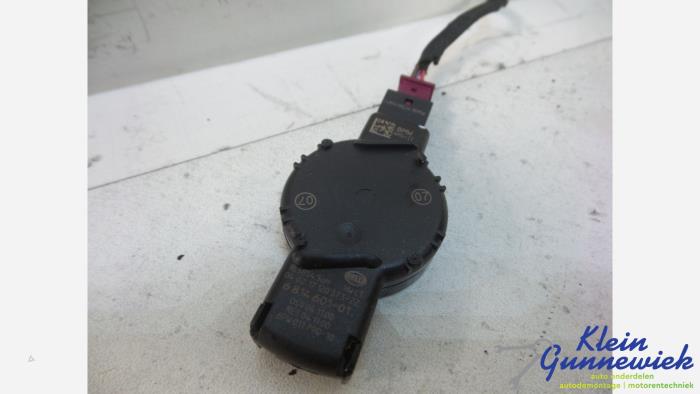 Begagnade Regnsensor BMW 4-Serie Pris € 50,00 Marginaltabell erbjuds av Klein Gunnewiek Autodemontage & Motorentechniek