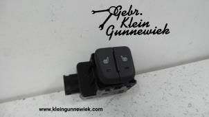Used Seat heating switch Opel Karl Price on request offered by Gebr.Klein Gunnewiek Ho.BV