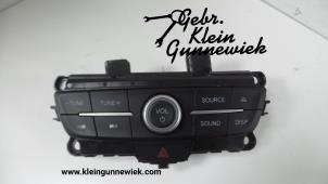 Usados Panel de control de radio Ford C-Max Precio € 65,00 Norma de margen ofrecido por Gebr.Klein Gunnewiek Ho.BV