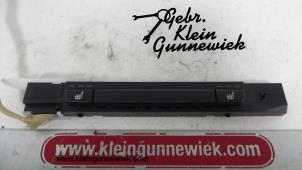 Usagé Commutateur chauffage siège BMW 3-Serie Prix sur demande proposé par Gebr.Klein Gunnewiek Ho.BV