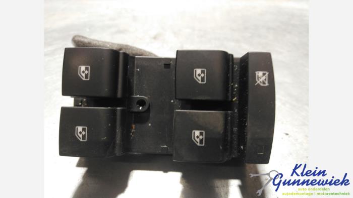 Usados Interruptor combinado de ventanillas Opel Insignia Precio € 15,00 Norma de margen ofrecido por Klein Gunnewiek Autodemontage & Motorentechniek