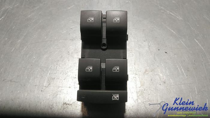Usados Interruptor combinado de ventanillas Opel Meriva Precio € 15,00 Norma de margen ofrecido por Klein Gunnewiek Autodemontage & Motorentechniek